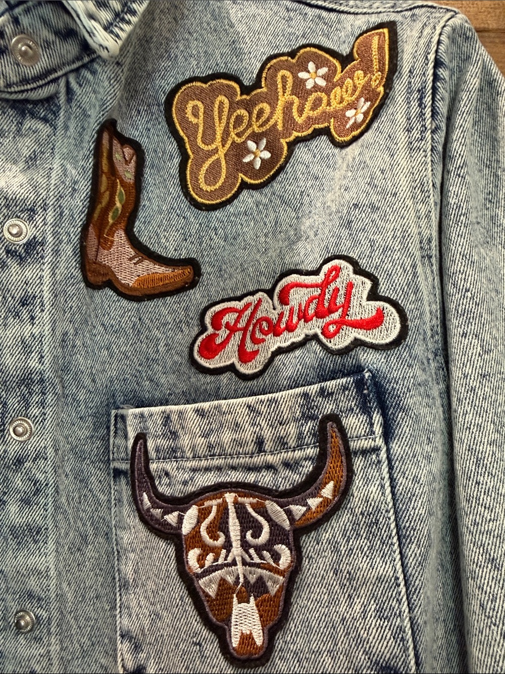 blue b Light Blue Wash Patchwork Denim Jacket - Western Style - Picture 3 of 8